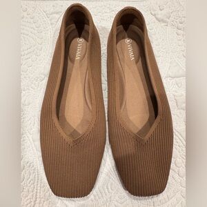 Vivaia Women's Tan Loafers